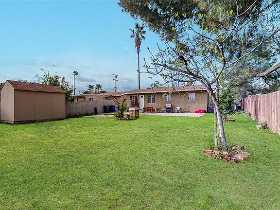 4th image of 17461 Holly Dr