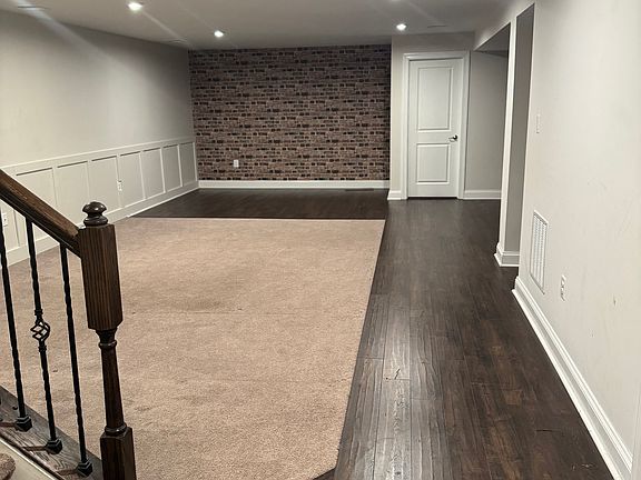4th image of 152 Providence Cir