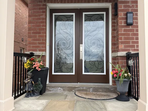 129 Four Seasons Cres, East Gwillimbury, ON L9N 0C2