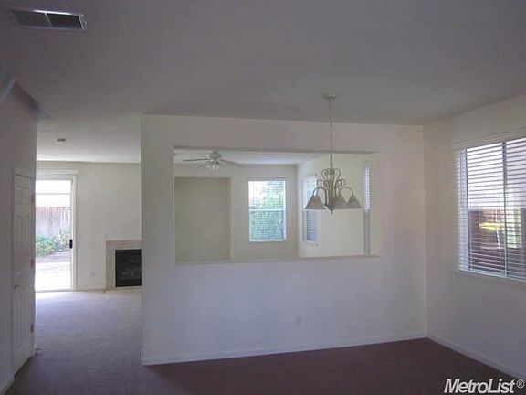 2nd image of 2402 Cabana Ln