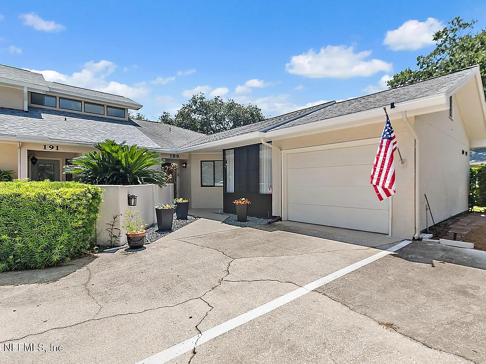 189 La Pasada Cir S