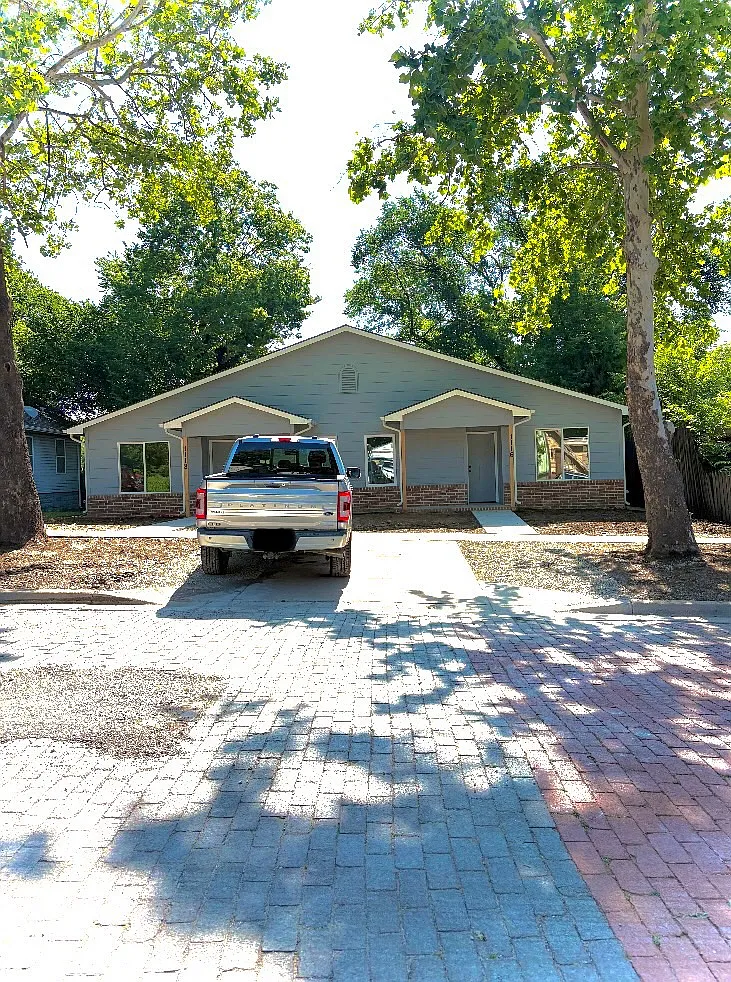 3 bed, 1200 sqft, $1,400 — Photo 1