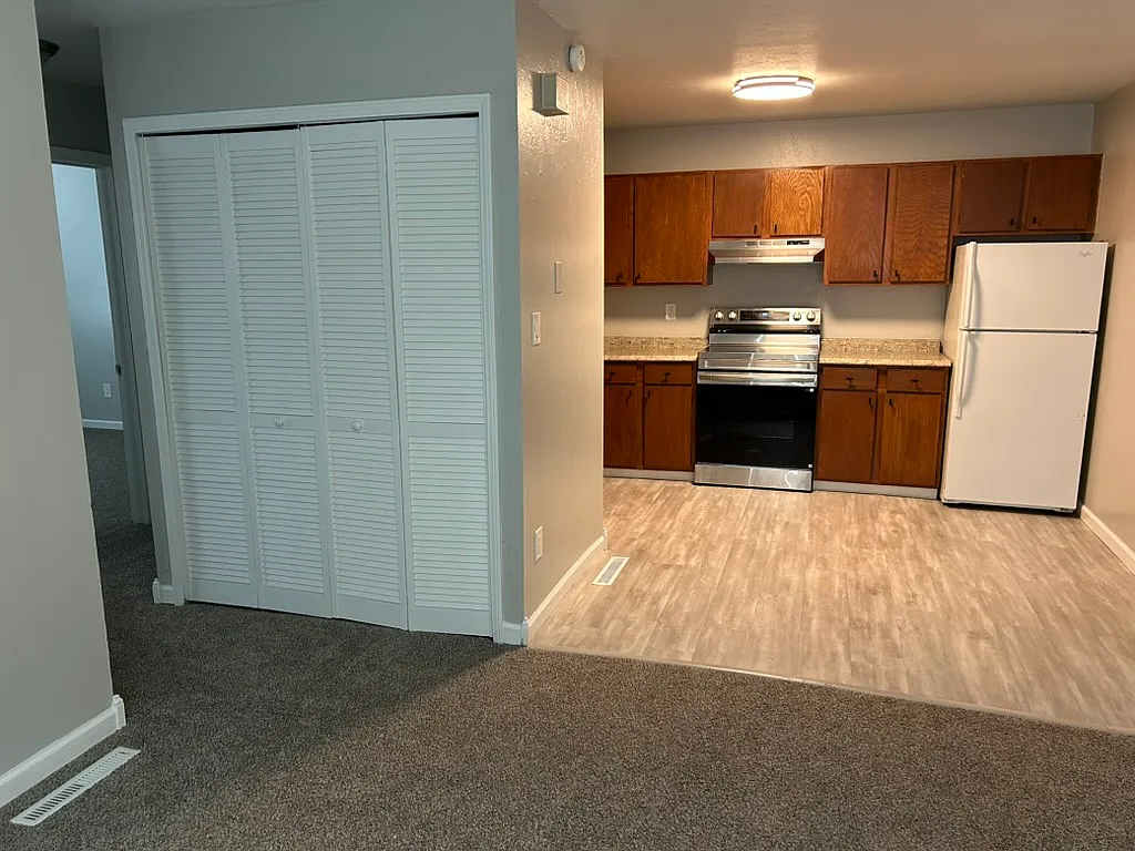 Building Photo - 4339 Ericson Dr #2