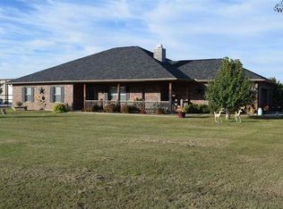 1552 Bell Rd S, Iowa Park, TX 76367