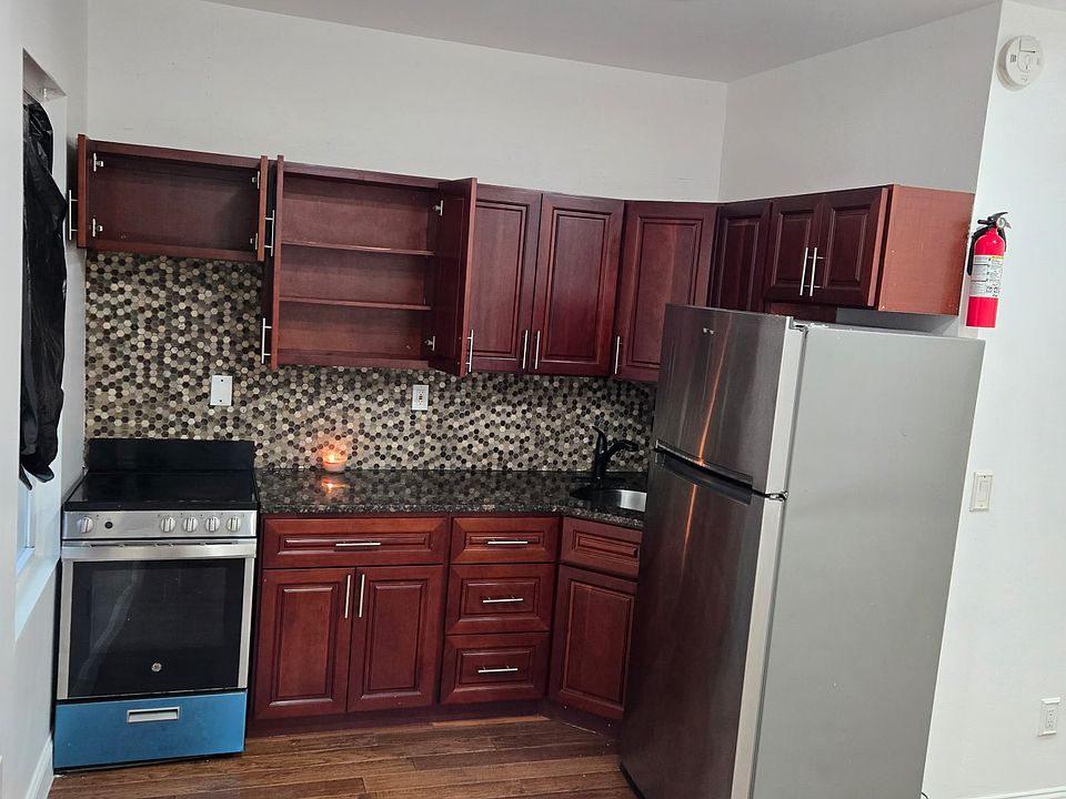 1st image of 316 York Ave Floor 2
