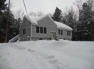 28 Chipmunk Ln, Farmington, NH 03835