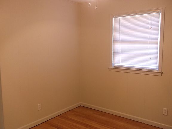 3rd image of 269 Lillian Dr