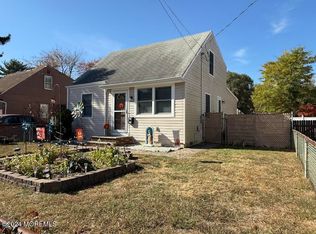 39 Liberty Pl, Hazlet Township, NJ 07734
