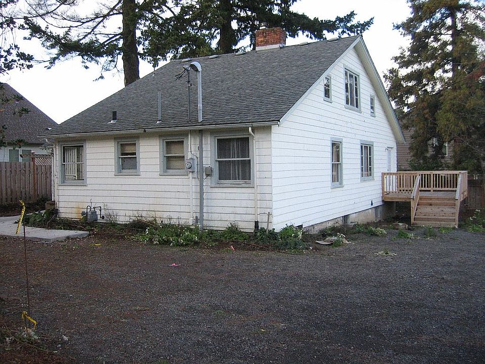 2nd image of 9577 SW Mountain View Ln
