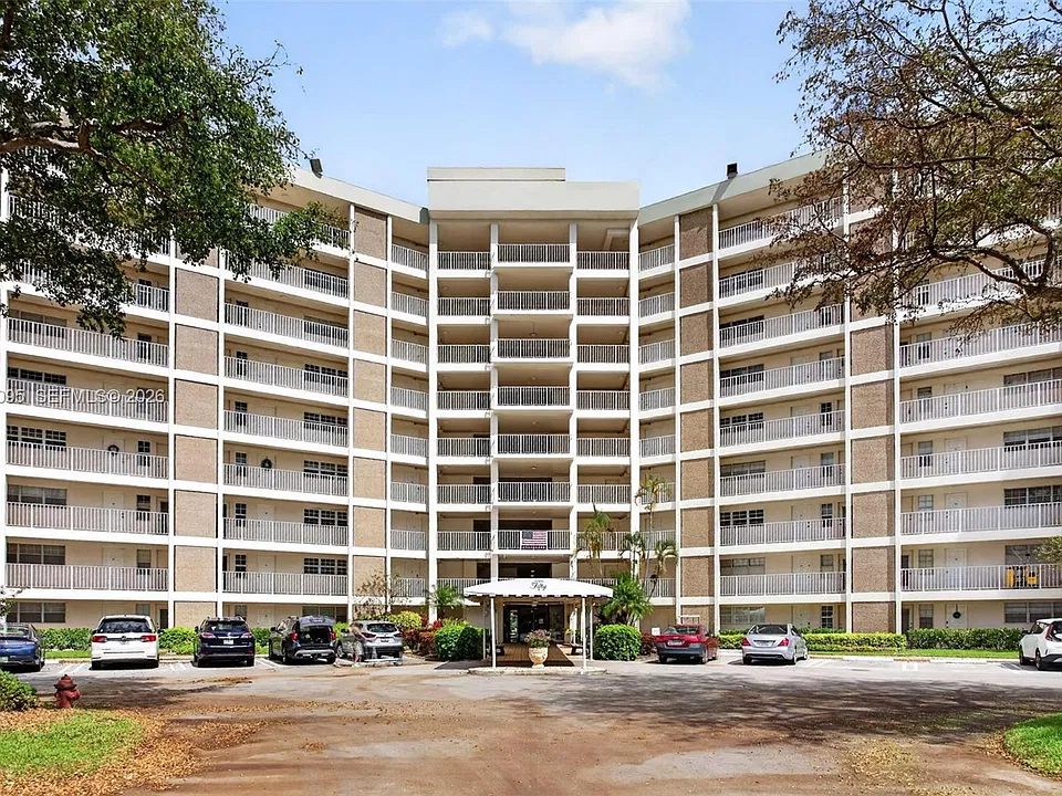3090 N Course Dr #807