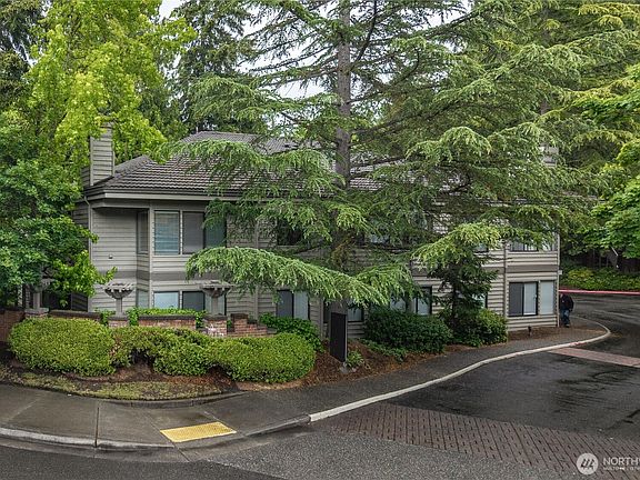 5th image of 1300 Bellevue Way NE #2