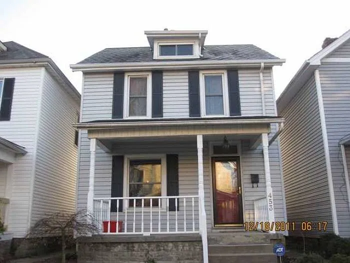 453 Stanley Ave photo 1
