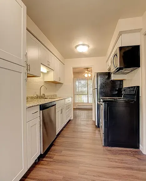 ReNew Riverwood — Photo 2