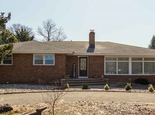 126 Riverside Ave, Lyndhurst, NJ 07071