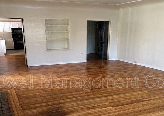 4th image of 3521 Park Blvd #4