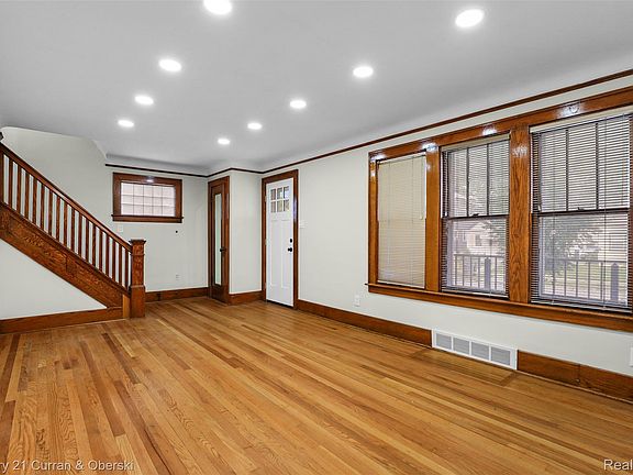 4th image of 6401 Payne Ave