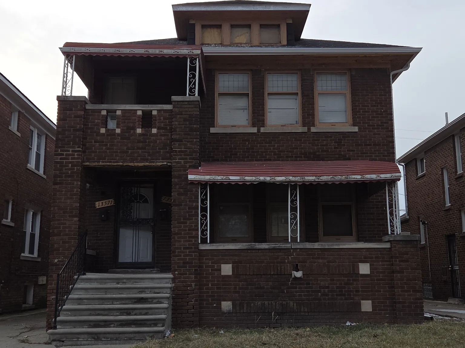 3 bed, 1200 sqft, $1,100 — Photo 2