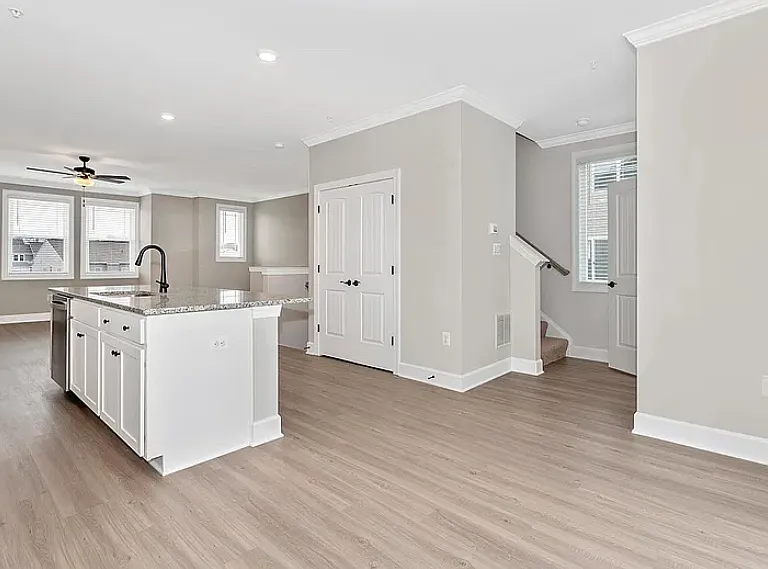 518 Bartholomew Dr — Photo 7