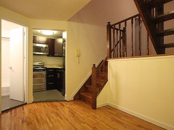 2nd image of 510 W End Ave APT 6
