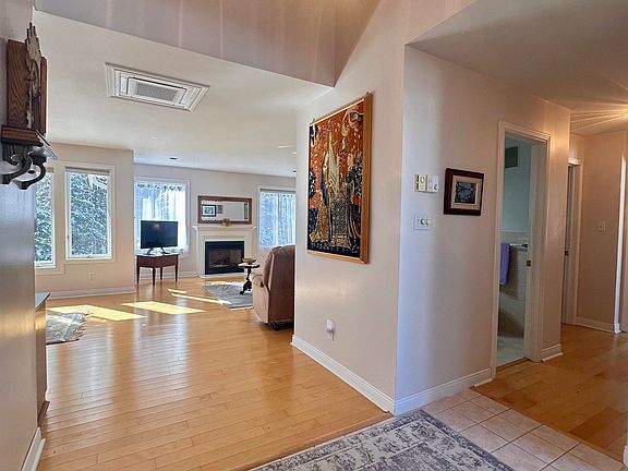 2nd image of 33 Ritcey Ct