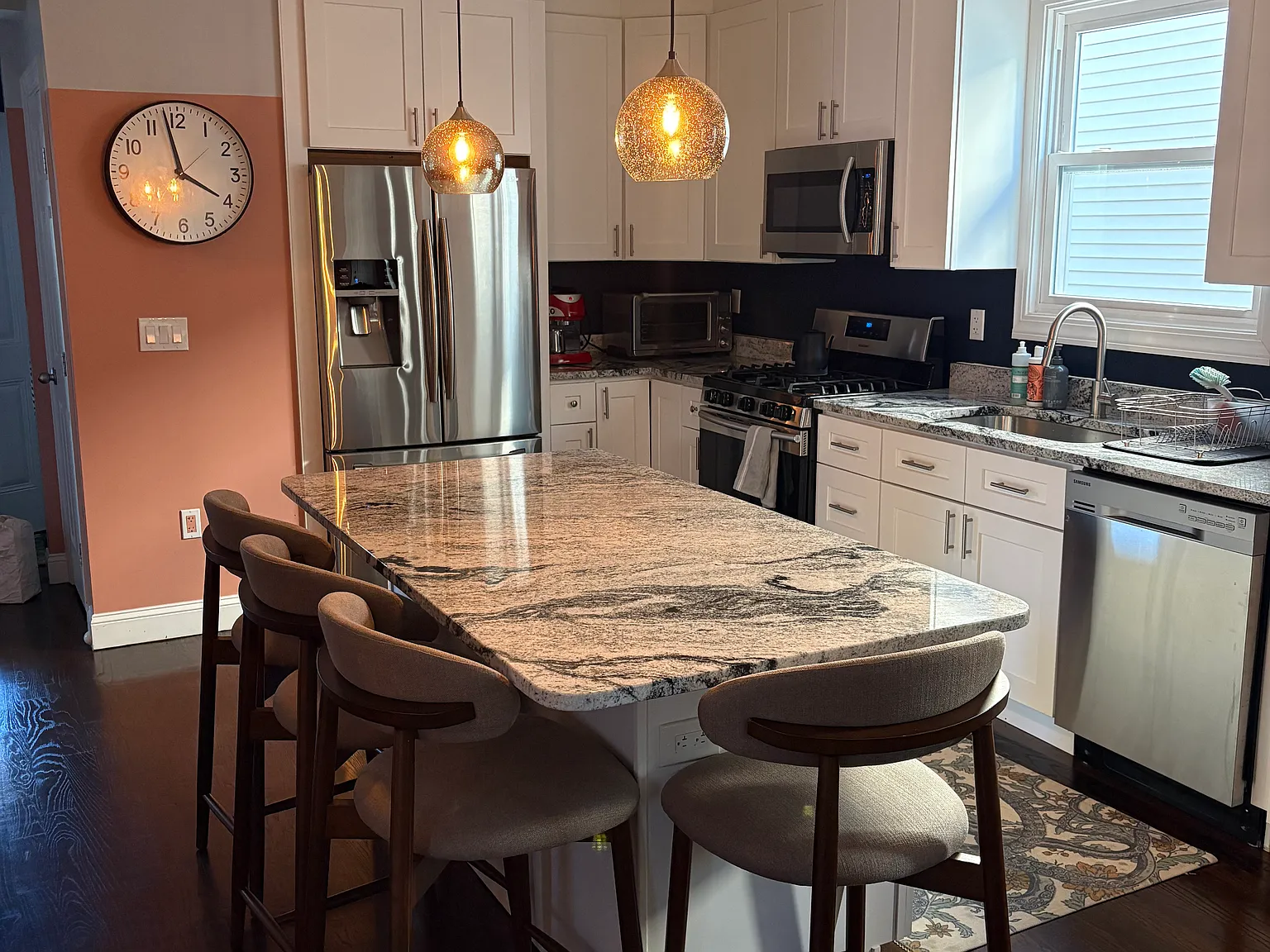 3 bed, 1500 sqft, $3,150 — Photo 2