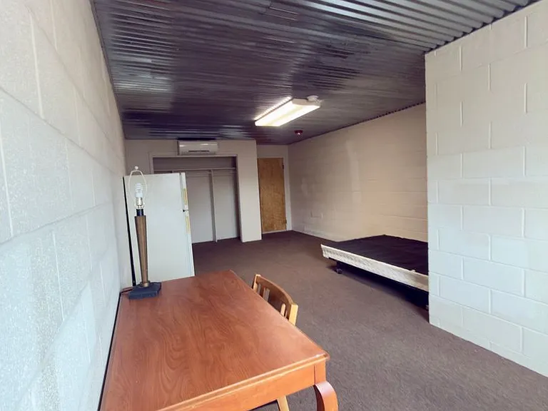 1002 N Pine St — Photo 8