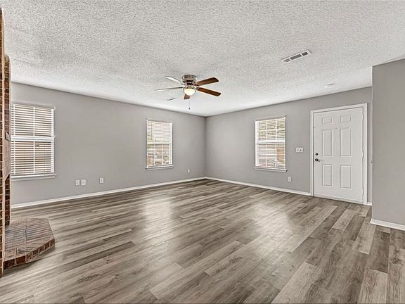 3rd image of 4361 W Thrasher Dr #3B-2BA-1200SQFT