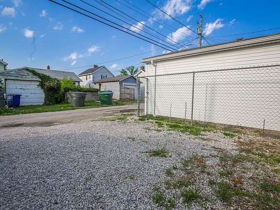 5th image of 676 Hanford St