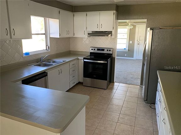 4th image of 810 NW 3rd Ave