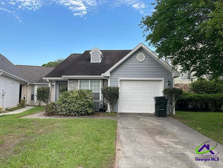 2 bed, 2.0 bath, 1365 sqft, $1,325 — Photo 1