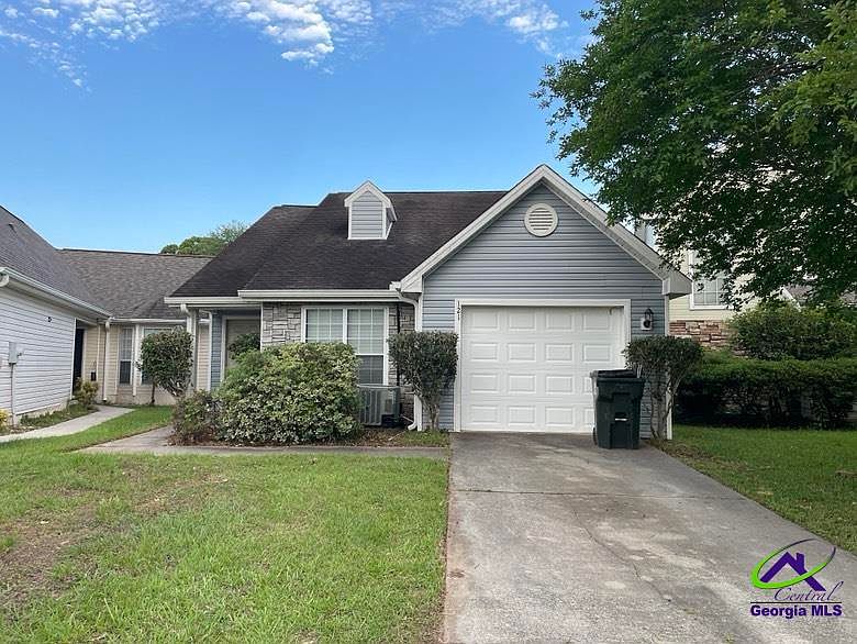 1st image of 121 Bayside Cir