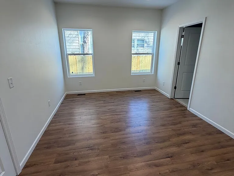 716 W Division St — Photo 19