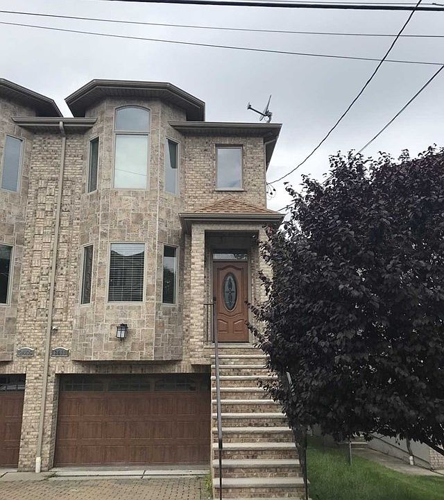 1st image of 2411 Rossett St #2411