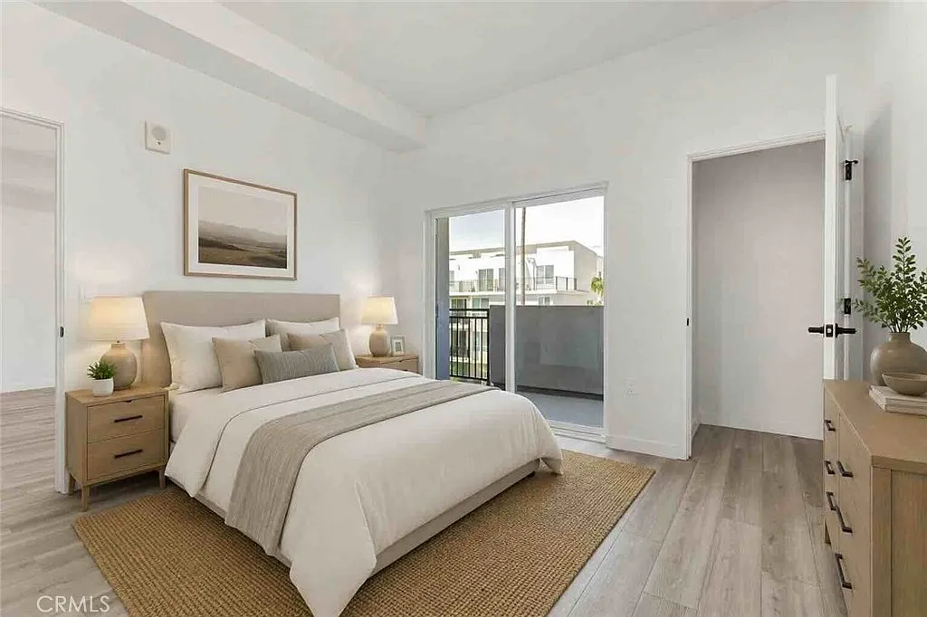 3 bed, 1426 sqft, $3,200 — Photo 3