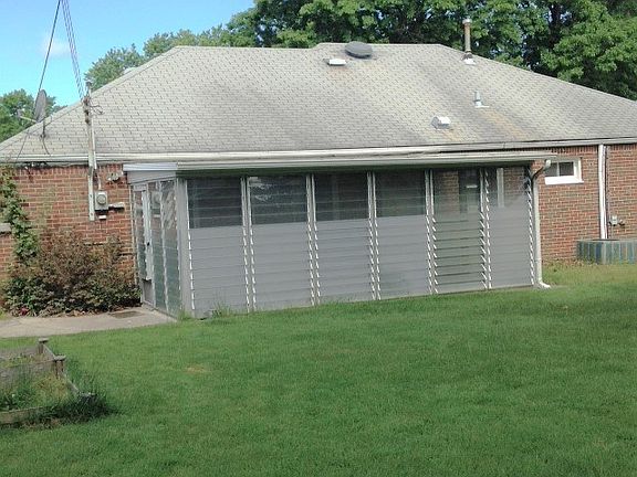 2nd image of 653 Birch Ave