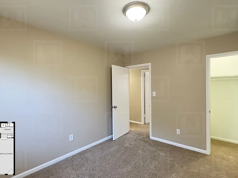 ROEBUCK VILLA APARTMENTS — Photo 19