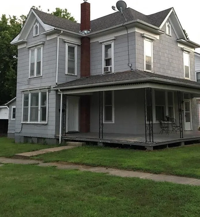 2 bed, $825 — Photo 1