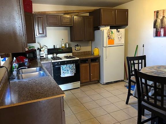 3rd image of 14861 Petty Ln