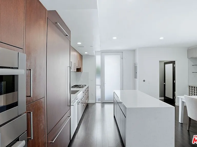 125 Pacific St #5 — Photo 3
