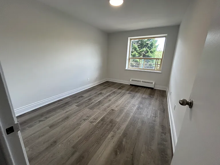 480 Maple Ave — Photo 15
