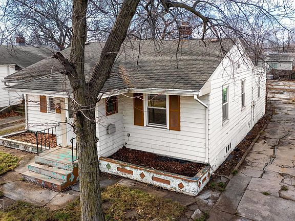 3rd image of 6724 Woodmar Ave