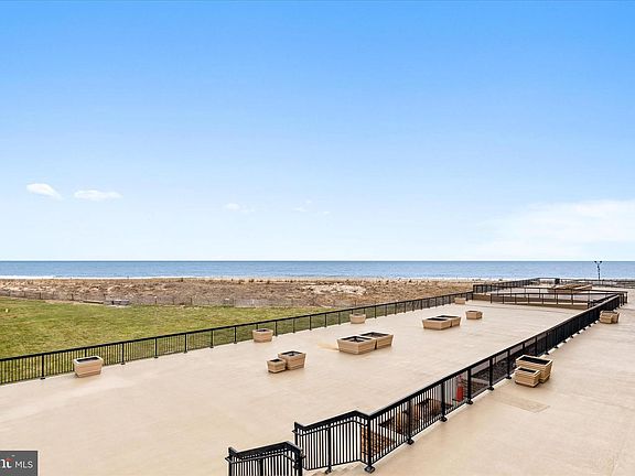 2nd image of 209 Chesapeake House Rd