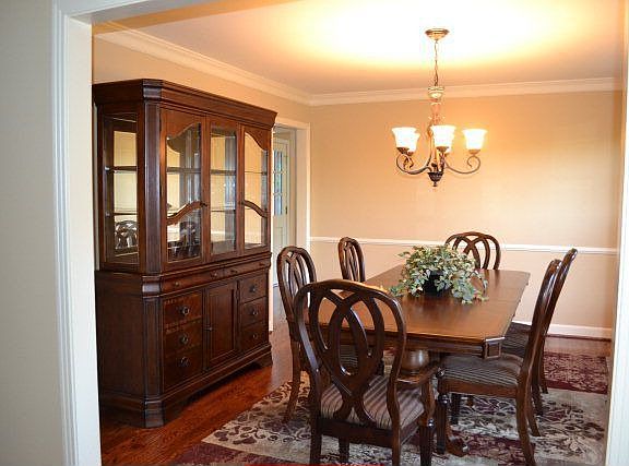 5th image of 454 Chadwyck Dr
