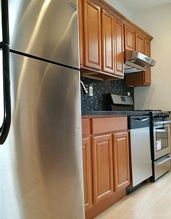 507 2nd st W112