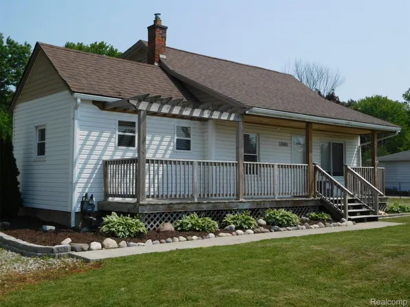 20263 Finley St, Clinton Township, MI 48035