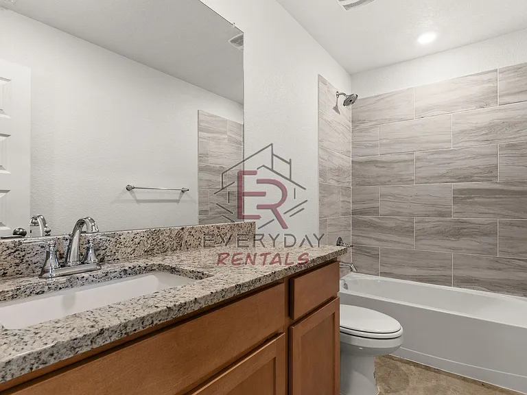 912 Cherry Laurel Ln — Photo 10