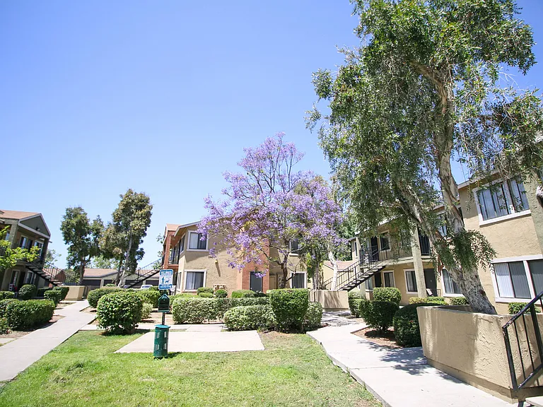 Creekside Villas Apartments — Photo 3