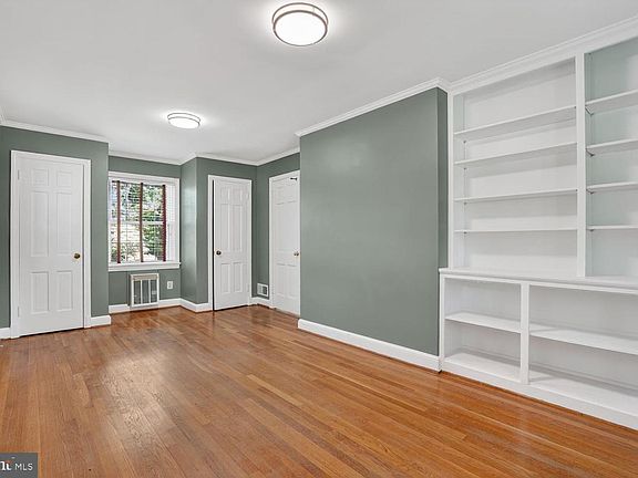 4th image of 4739 Dittmar Rd