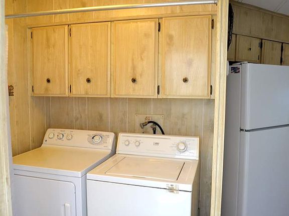 4th image of 680 Royal Palm Dr