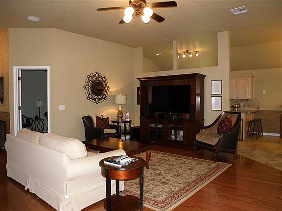 3rd image of 16208 Clear Creek Dr